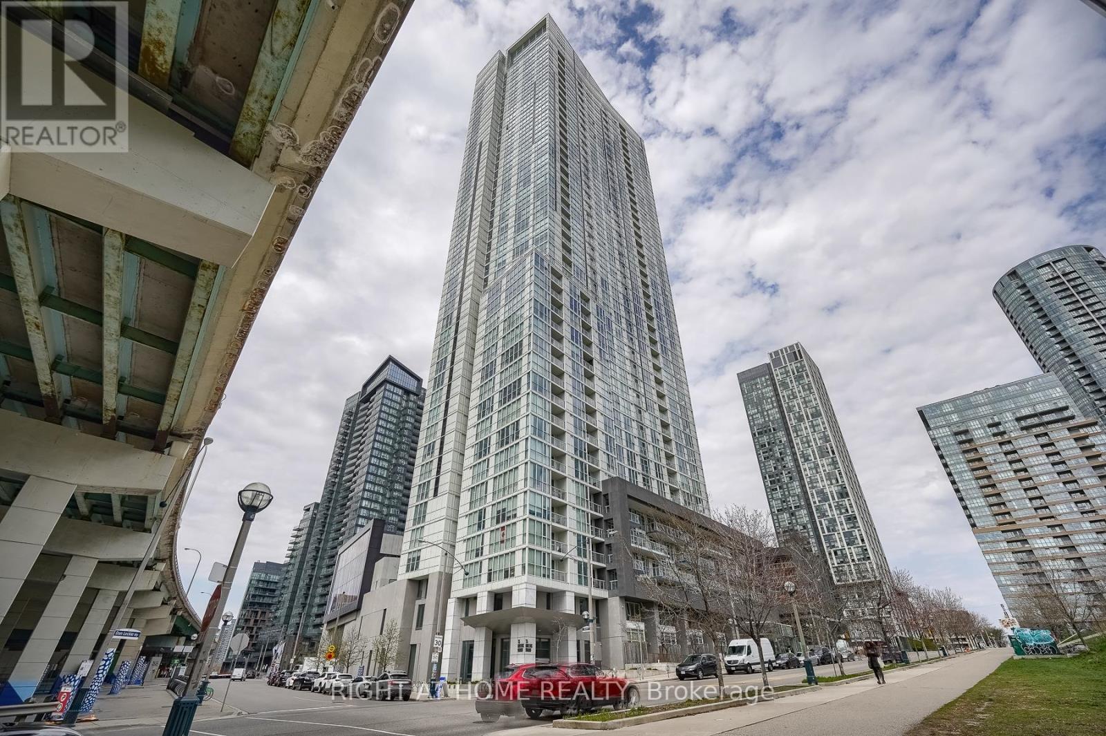 3811 - 75 QUEENS WHARF ROAD, Toronto, Ontario