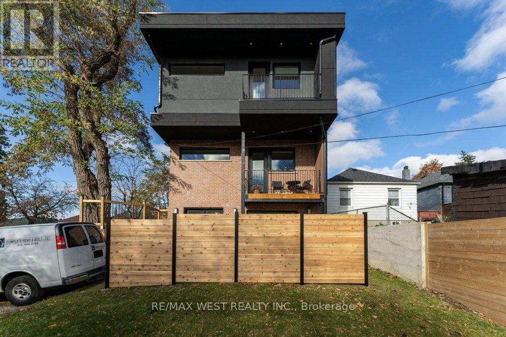 63 Lonborough Avenue, Toronto, Ontario  M6M 1X2 - Photo 6 - W10427710