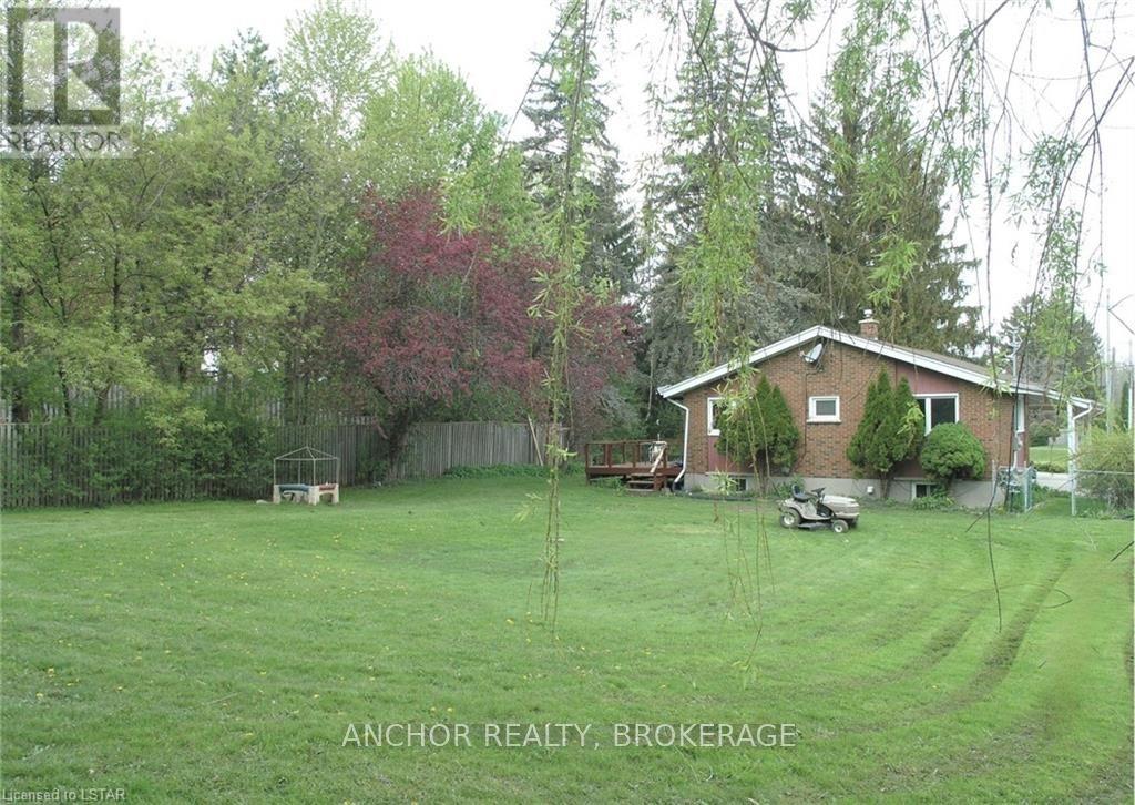 Property at 620 COMMISSIONERS ROAD W image 5