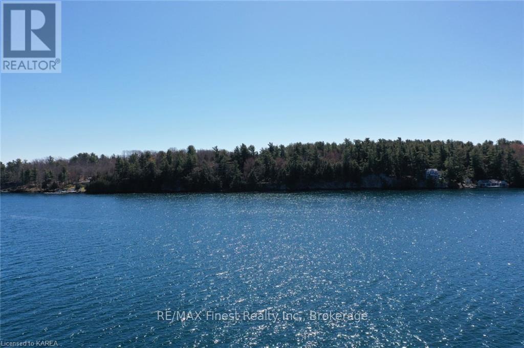 C CLUB ISLAND, leeds and the thousand islands (823 - front of escott twp), Ontario