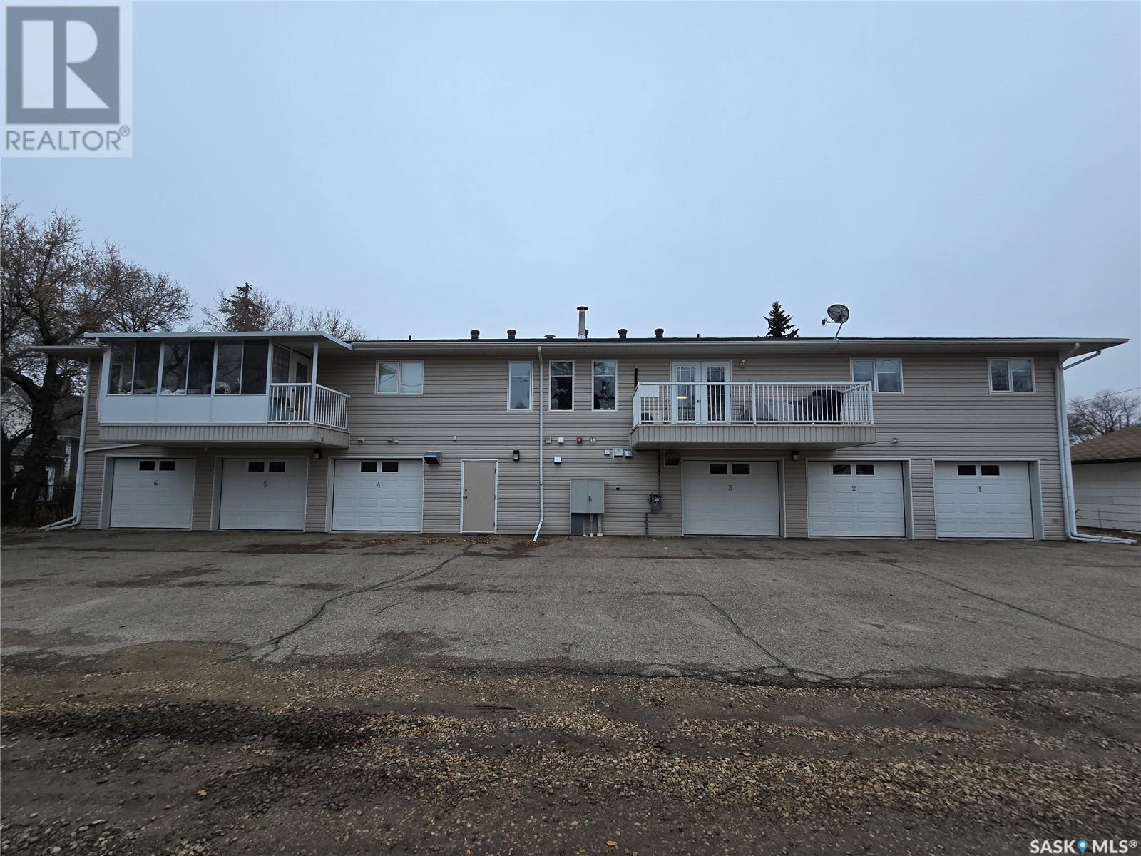 202 304 3rd Avenue E, Watrous, Saskatchewan  S0K 4T0 - Photo 35 - SK988335