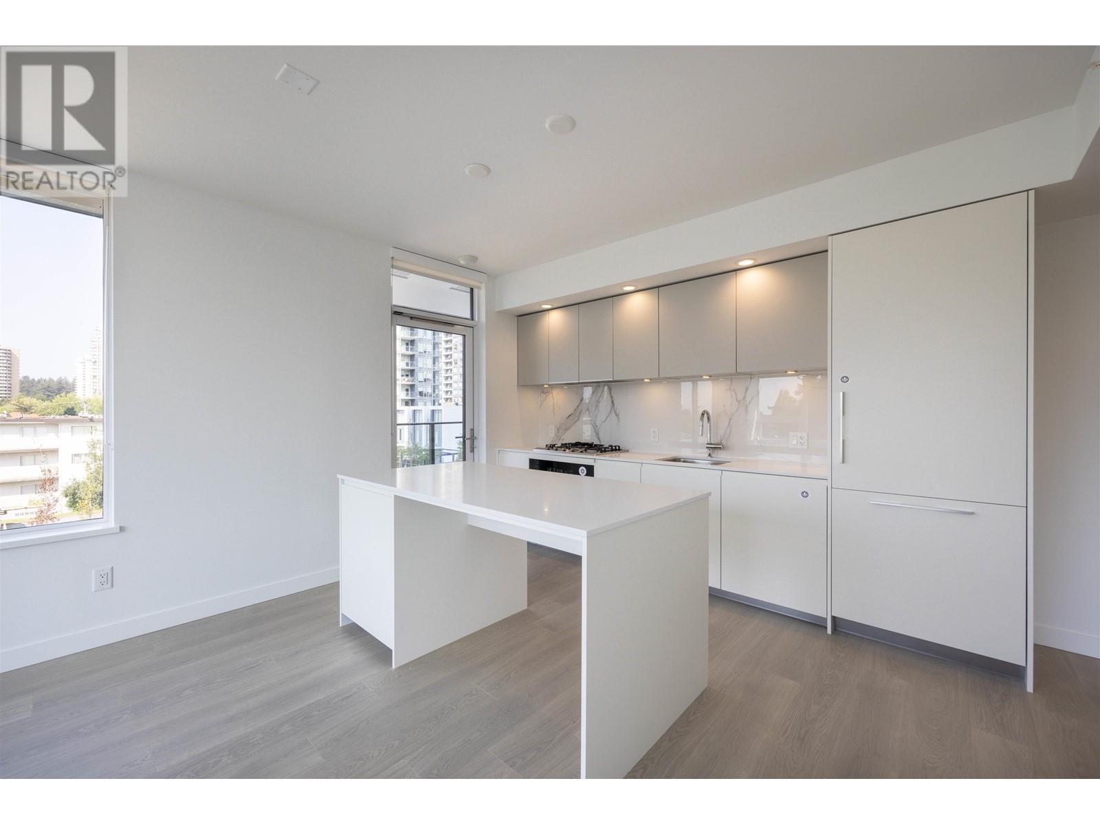 Listing Picture 10 of 39 : 207 6537 TELFORD AVENUE, Burnaby / 本拿比 - 魯藝地產 Yvonne Lu Group - MLS Medallion Club Member