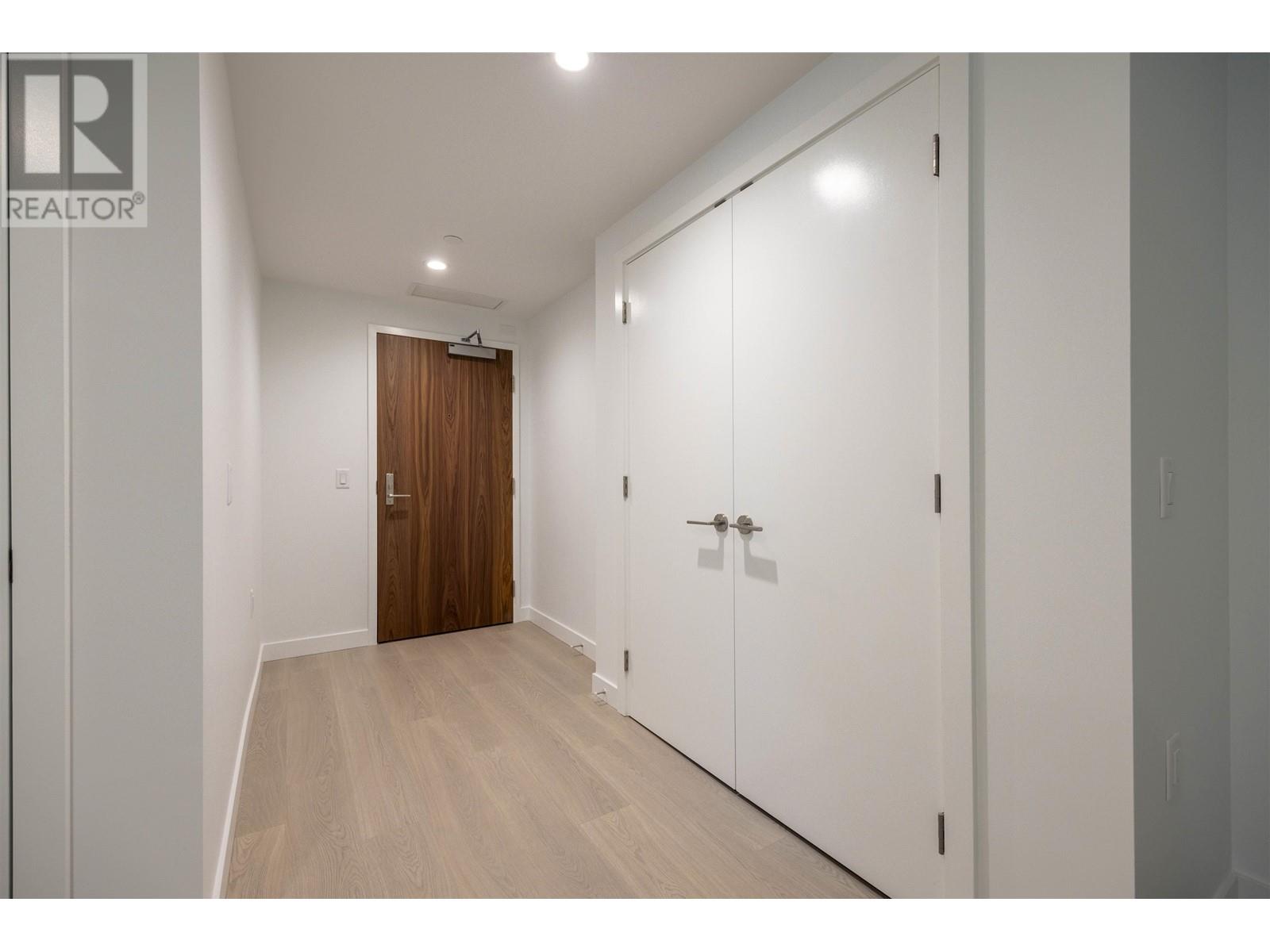 Listing Picture 5 of 39 : 207 6537 TELFORD AVENUE, Burnaby / 本拿比 - 魯藝地產 Yvonne Lu Group - MLS Medallion Club Member