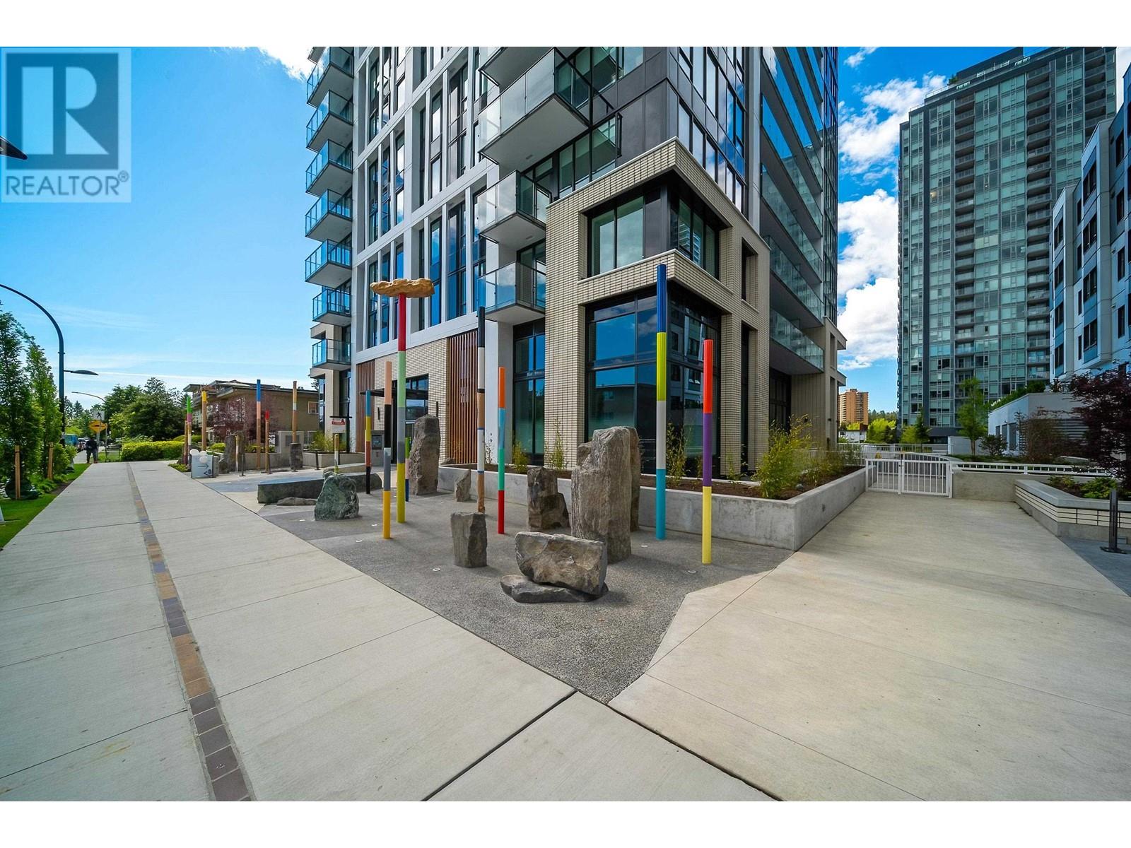 Listing Picture 3 of 39 : 207 6537 TELFORD AVENUE, Burnaby / 本拿比 - 魯藝地產 Yvonne Lu Group - MLS Medallion Club Member