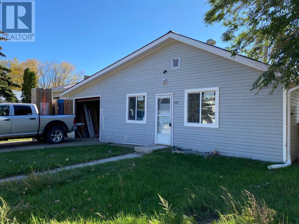 523 1A Avenue E, Brooks, Alberta