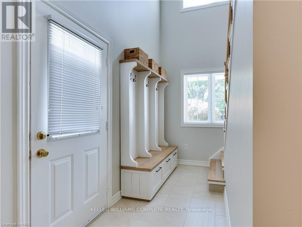 Property at 5 SADDLER STREET N image 5