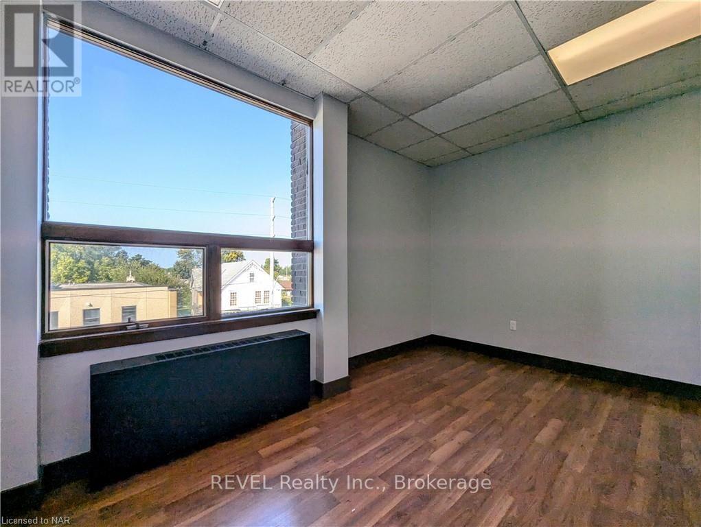 302 - 112 Queenston Street, St. Catharines, Ontario  L2R 2Z4 - Photo 4 - X9414020
