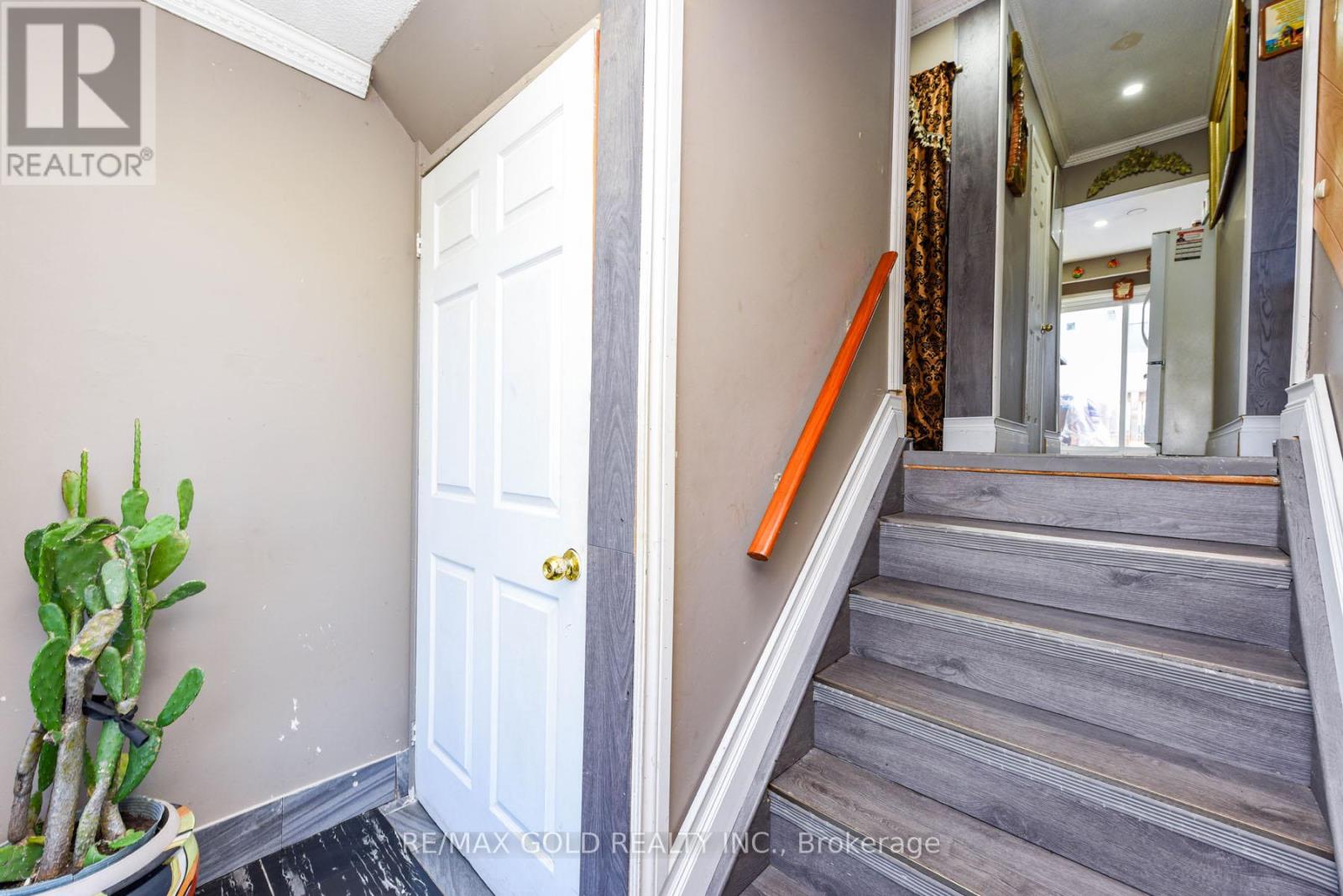 Property at 35 - 7500 GOREWAY DRIVE image 5