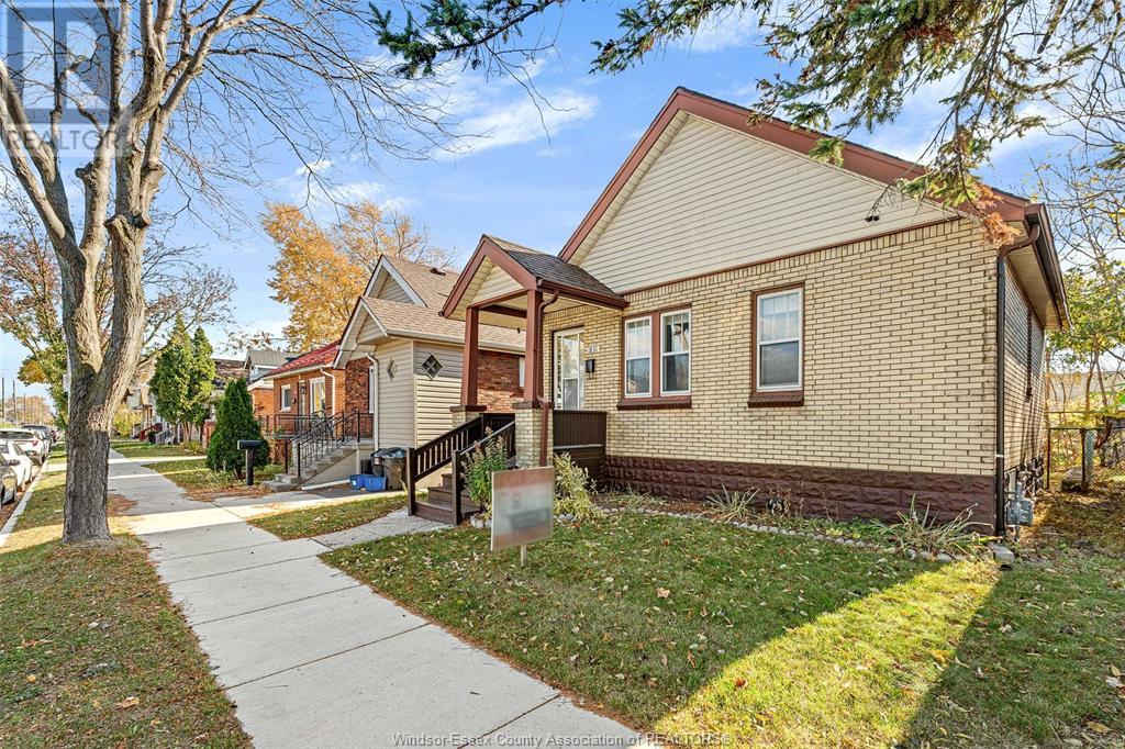 1831 Rooney, Windsor, Ontario  N9B 1L3 - Photo 2 - 24027820