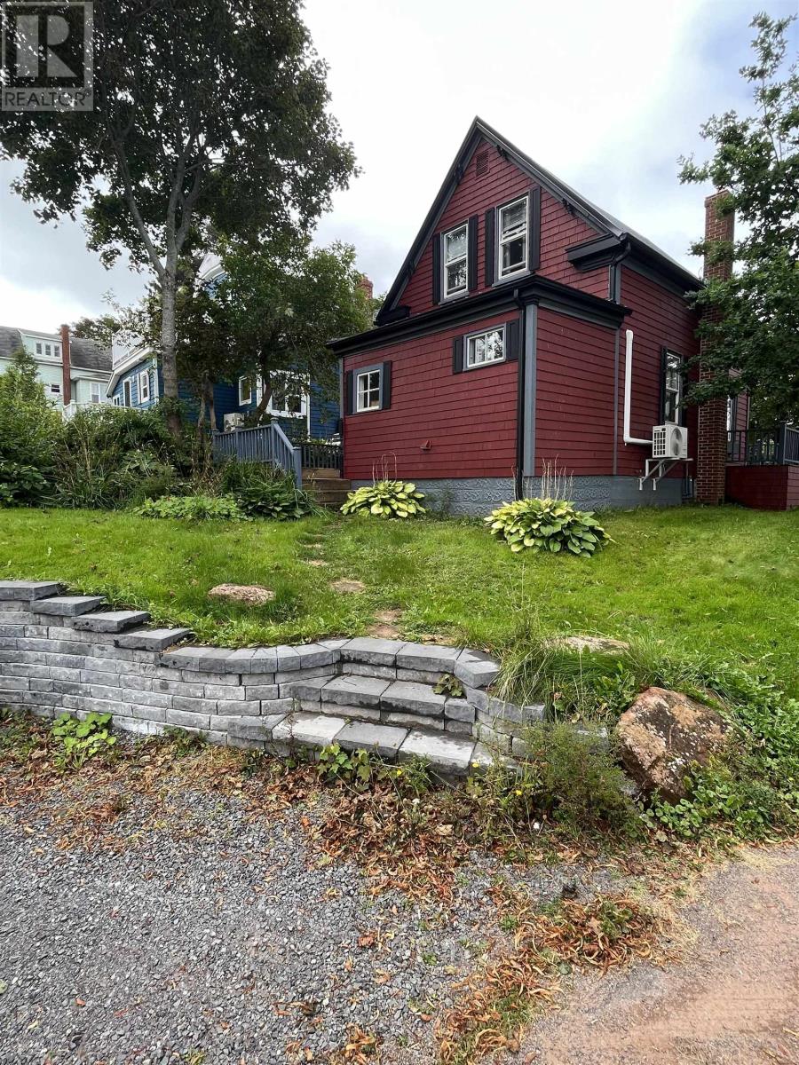 13 Locust Street, Montague, Prince Edward Island  C0A 1R0 - Photo 2 - 202426768