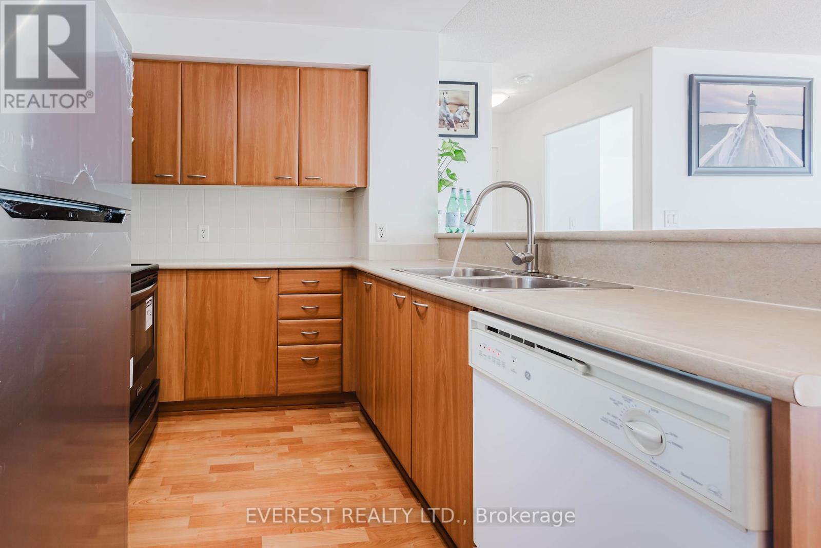 1609 - 36 Lee Centre Drive, Toronto, Ontario  M1H 3K2 - Photo 7 - E10428188