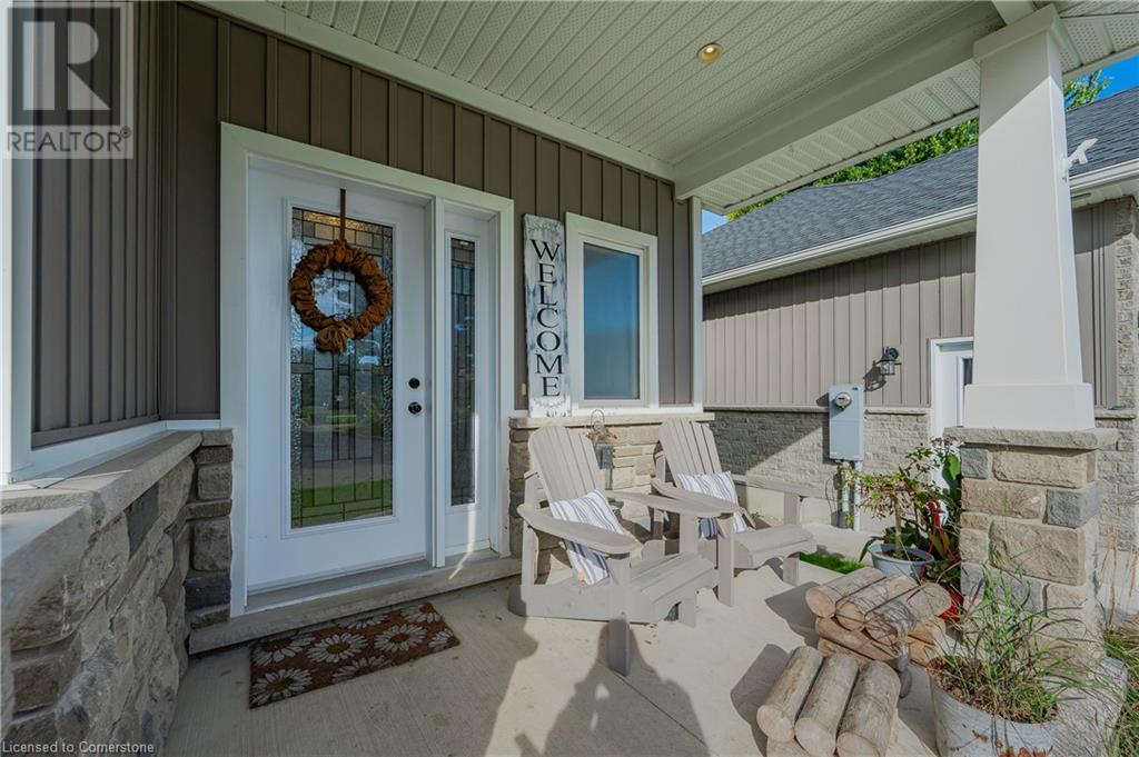 279 Oak Street, Lucan, Ontario  N0M 2J0 - Photo 2 - 40632846