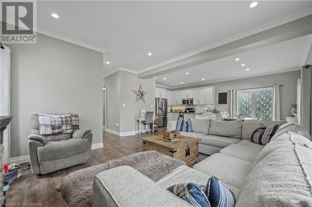 279 Oak Street, Lucan, Ontario  N0M 2J0 - Photo 7 - 40632846