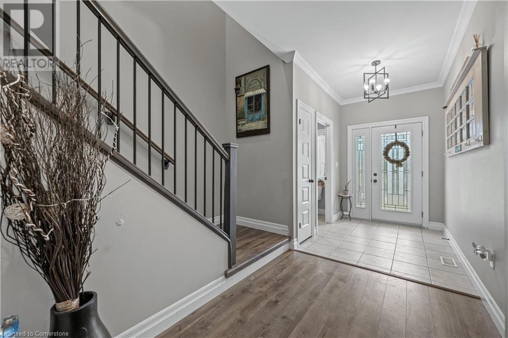 279 Oak Street, Lucan, Ontario  N0M 2J0 - Photo 3 - 40632846