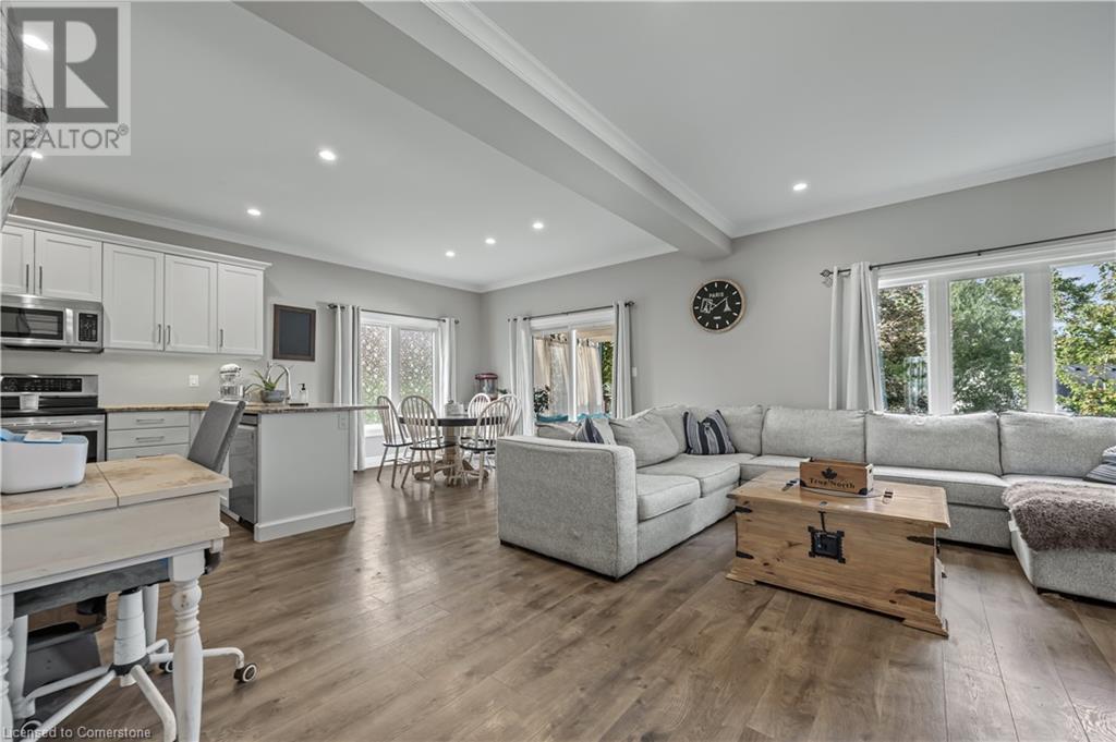 279 Oak Street, Lucan, Ontario  N0M 2J0 - Photo 5 - 40632846