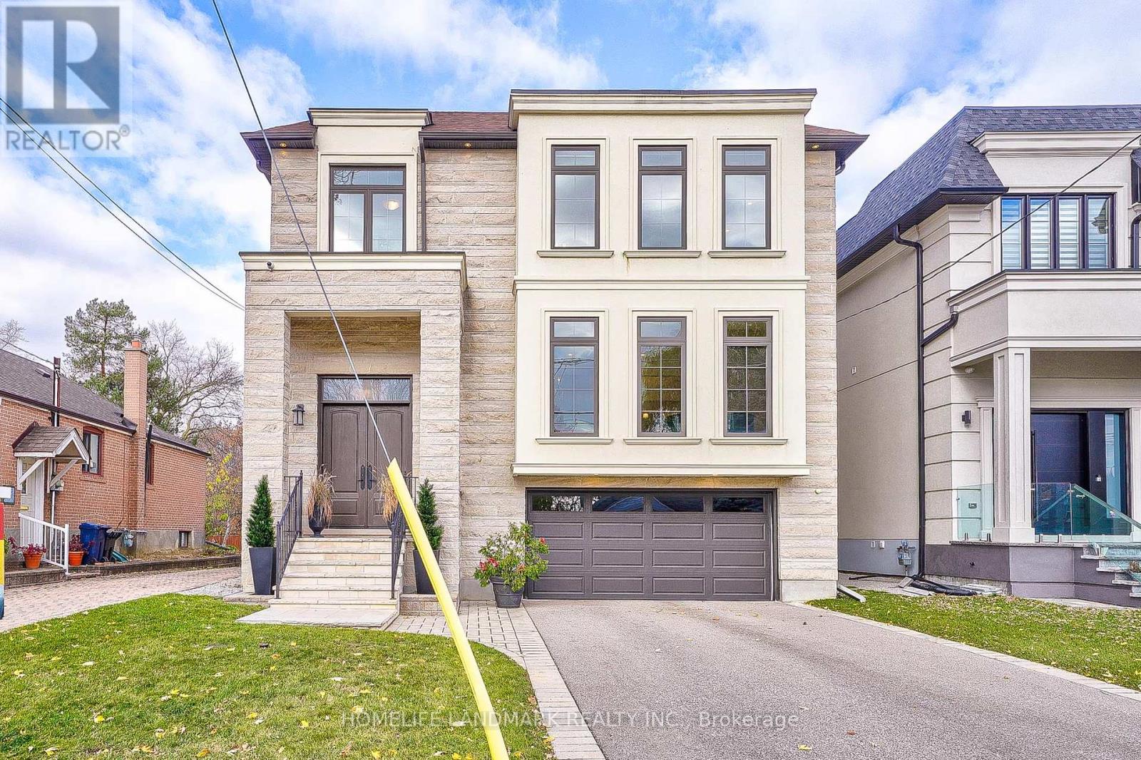 110 Mcallister Road, Toronto, Ontario  M3H 2N6 - Photo 2 - C10428277