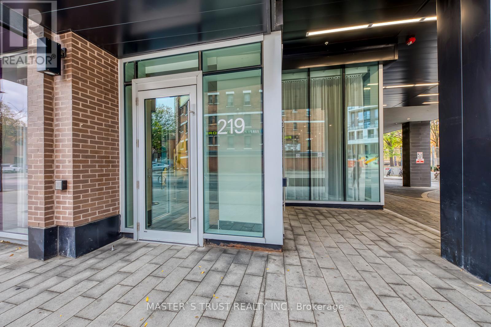 1901 - 219 Dundas Street E, Toronto, Ontario  M5A 1Z7 - Photo 2 - C10428282