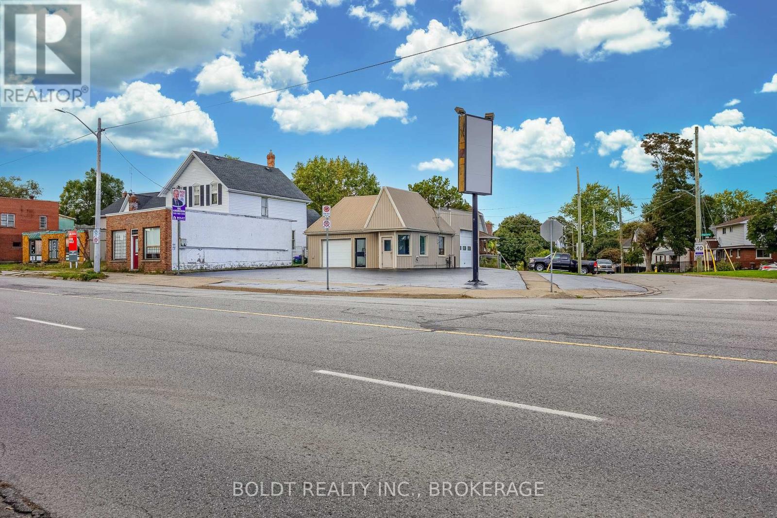 137 Niagara Street, St. Catharines, Ontario  L2R 4L6 - Photo 11 - X9507355