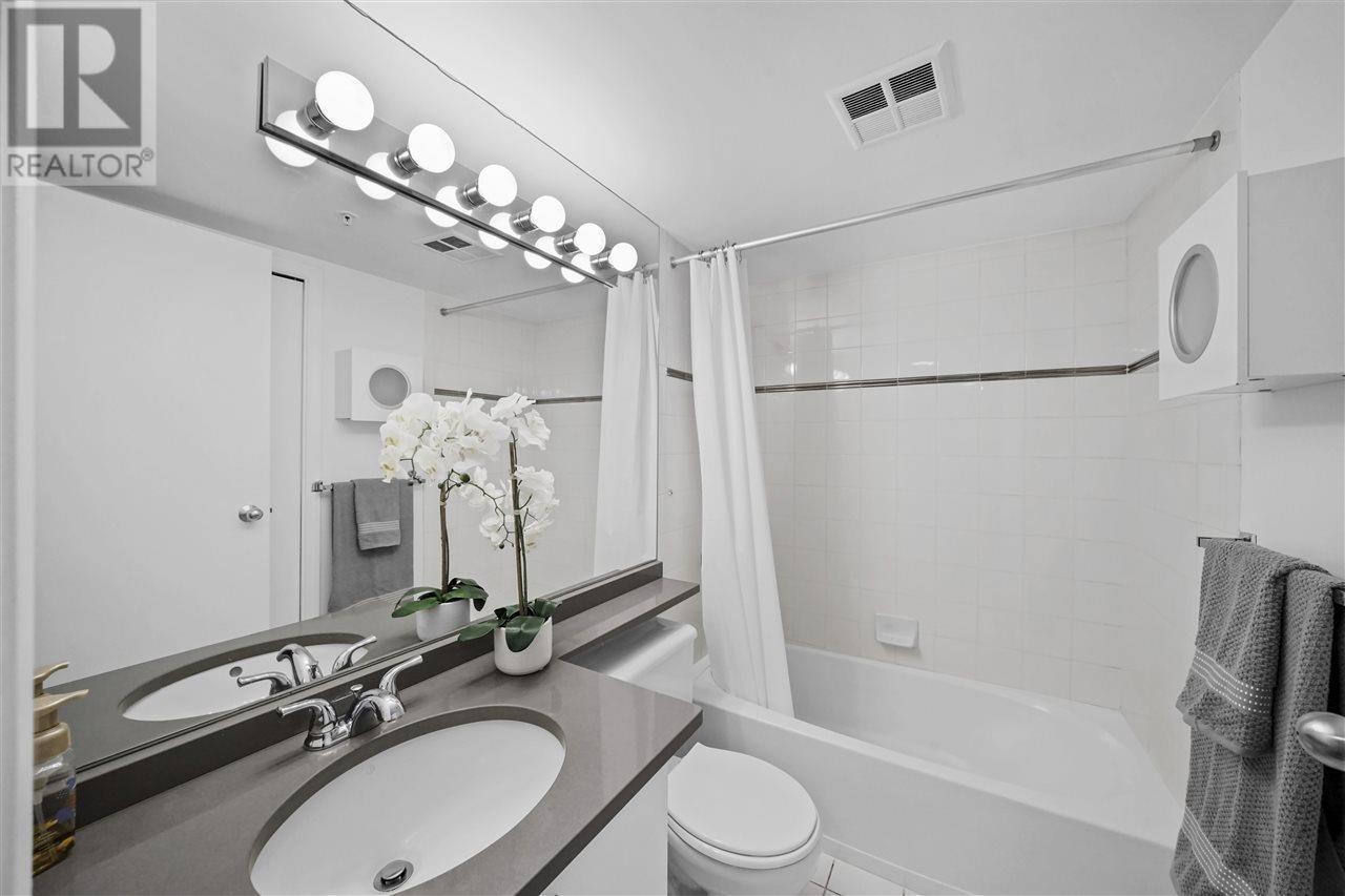 Listing Picture 7 of 9 : 2308 438 SEYMOUR STREET, Vancouver / 溫哥華 - 魯藝地產 Yvonne Lu Group - MLS Medallion Club Member