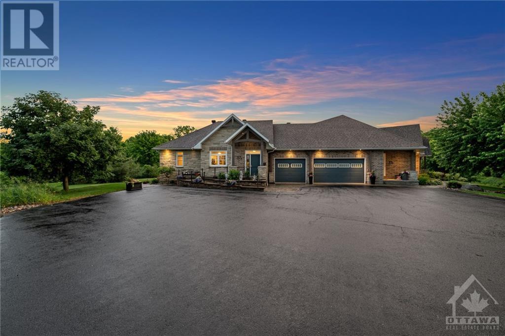 37 Fairhaven Place, Mcnab/braeside, Ontario  K7S 0B7 - Photo 1 - X10428613
