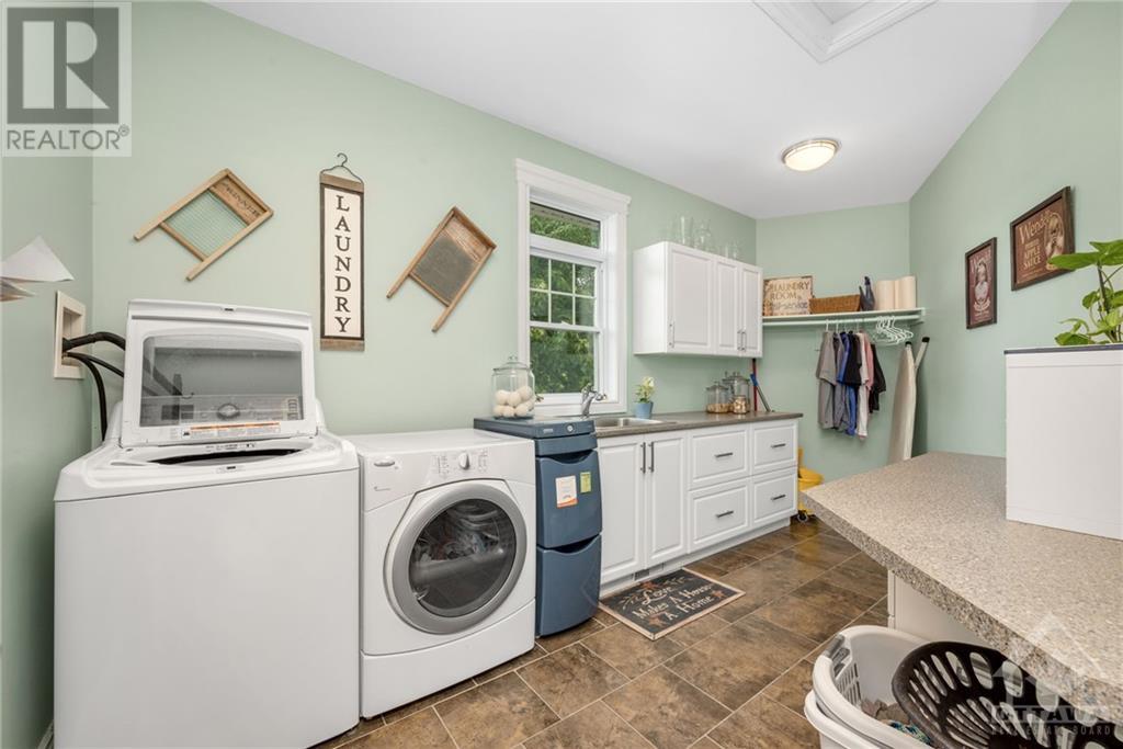 37 Fairhaven Place, Mcnab/braeside, Ontario  K7S 0B7 - Photo 15 - X10428613