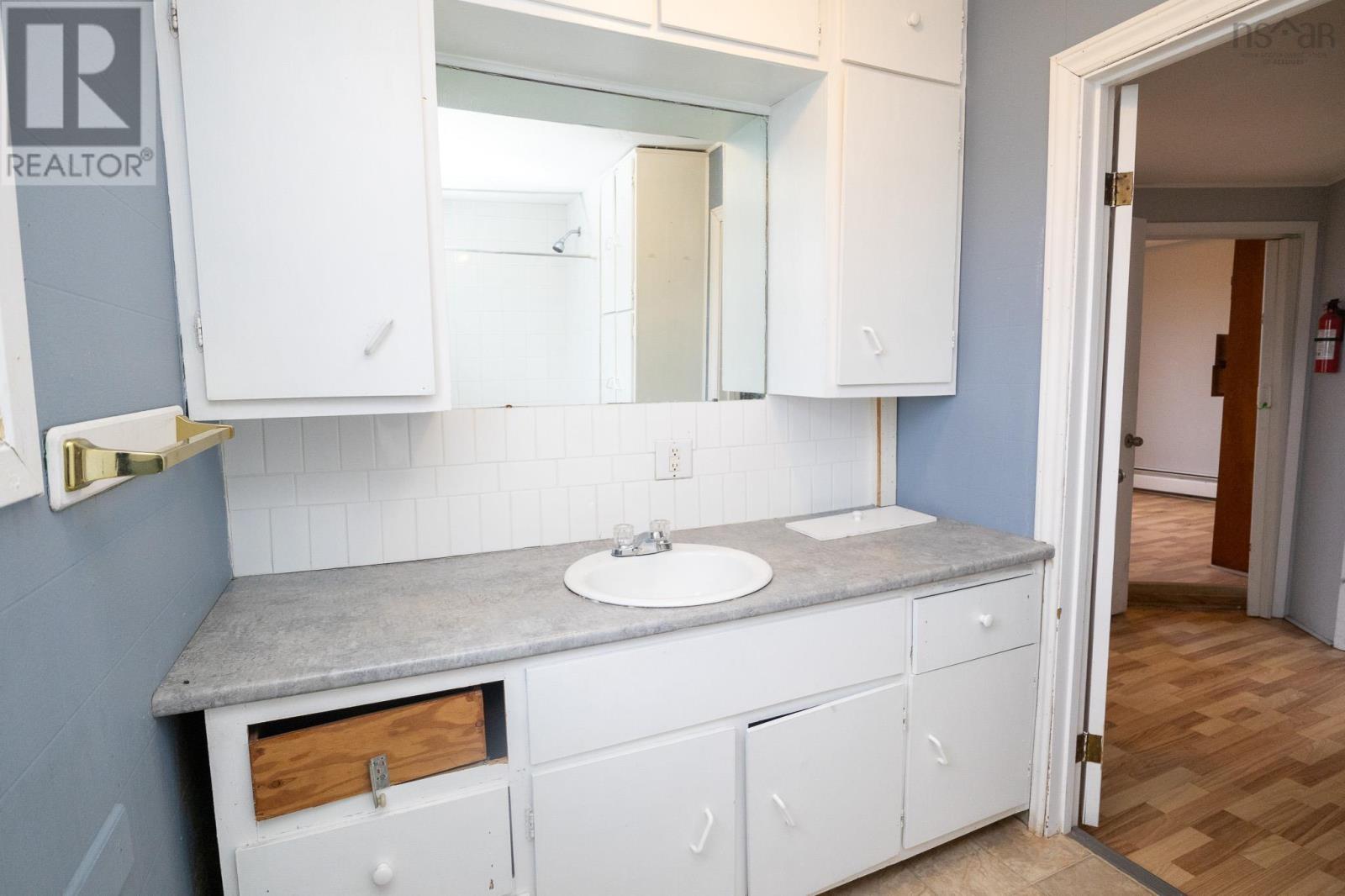 19/21 Tenth Street, Glace Bay, Nova Scotia  B1A 4L6 - Photo 28 - 202423889