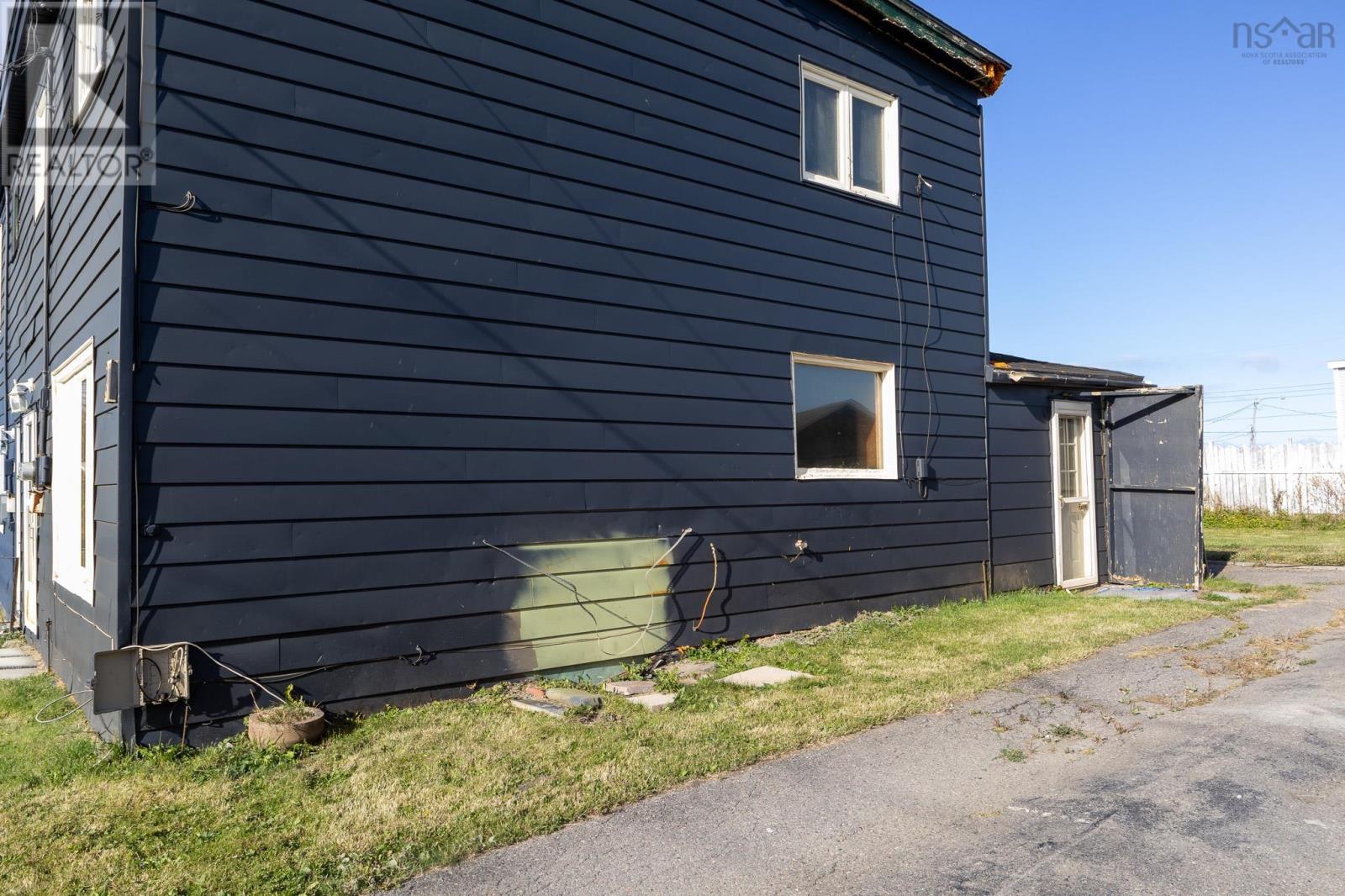 19/21 Tenth Street, Glace Bay, Nova Scotia  B1A 4L6 - Photo 29 - 202423889