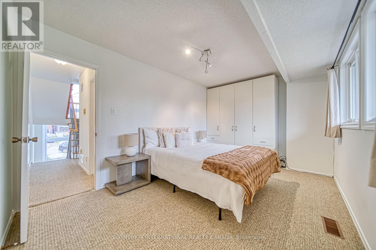 5 - 155 Woodbine Avenue, Toronto, Ontario  M4L 3P1 - Photo 31 - E10428621