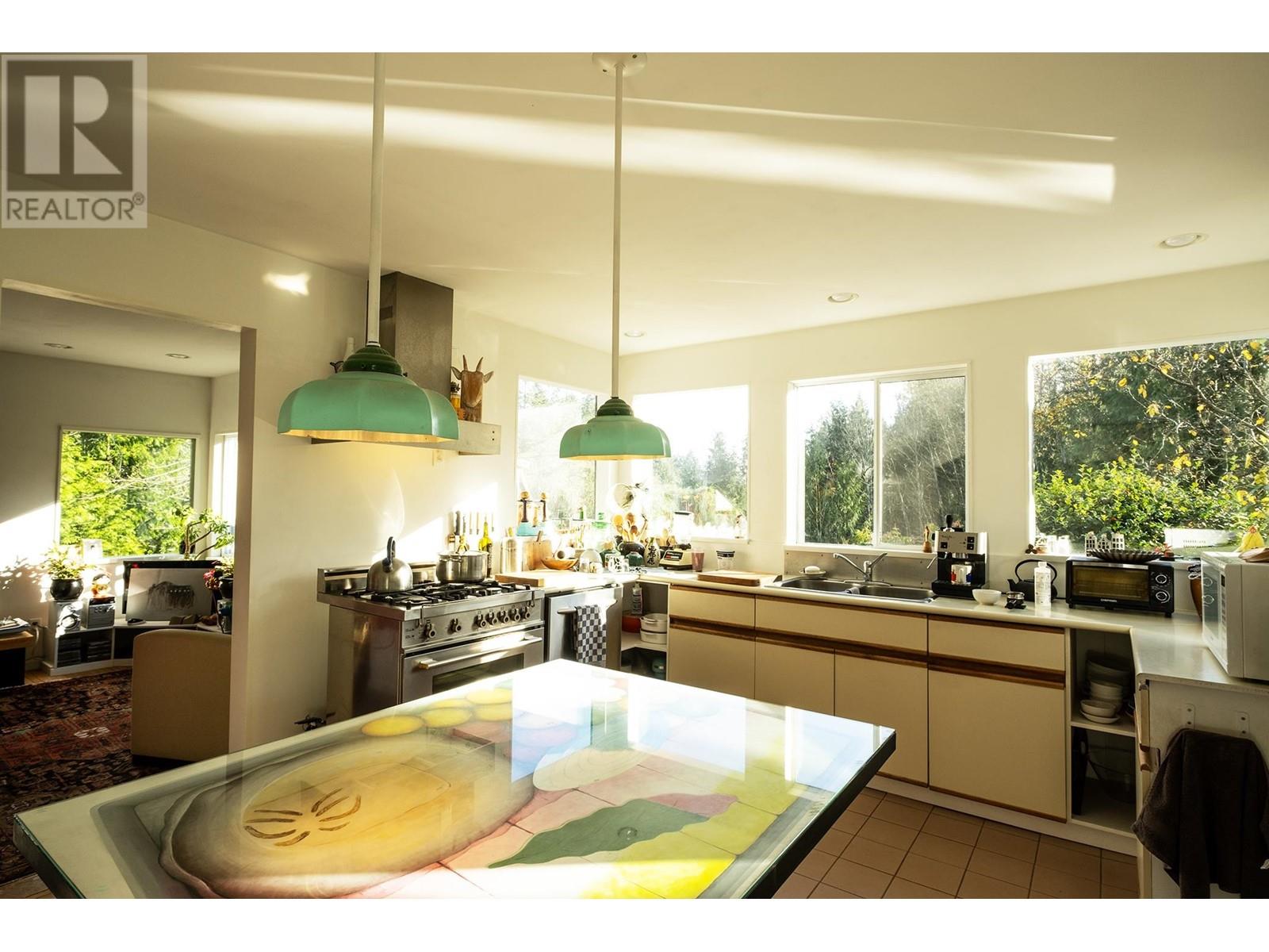 896 Charman Road, Gibsons, British Columbia  V0N 1V4 - Photo 15 - R2944980