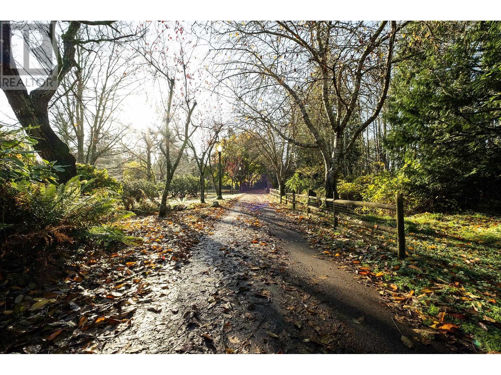 896 Charman Road, Gibsons, British Columbia  V0N 1V4 - Photo 2 - R2944980