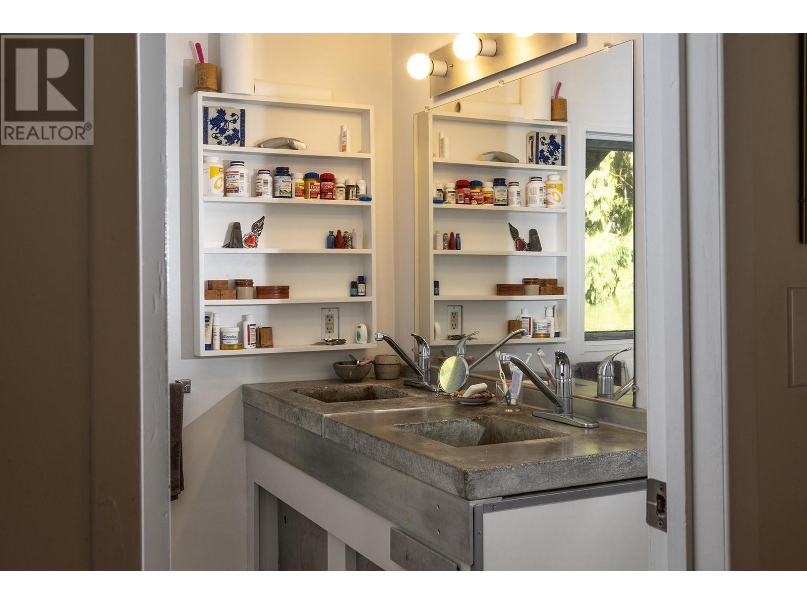 896 Charman Road, Gibsons, British Columbia  V0N 1V4 - Photo 29 - R2944980