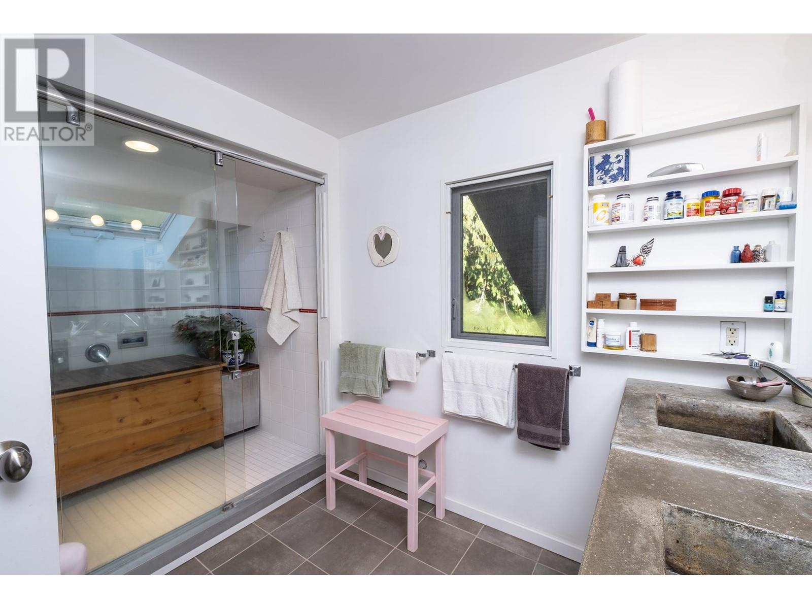 896 Charman Road, Gibsons, British Columbia  V0N 1V4 - Photo 30 - R2944980