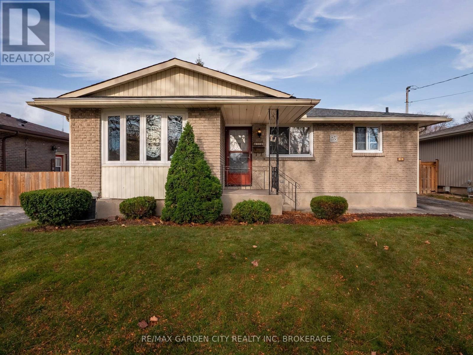 10 Cindy Drive, St. Catharines, Ontario  L2M 6K1 - Photo 3 - X10428806