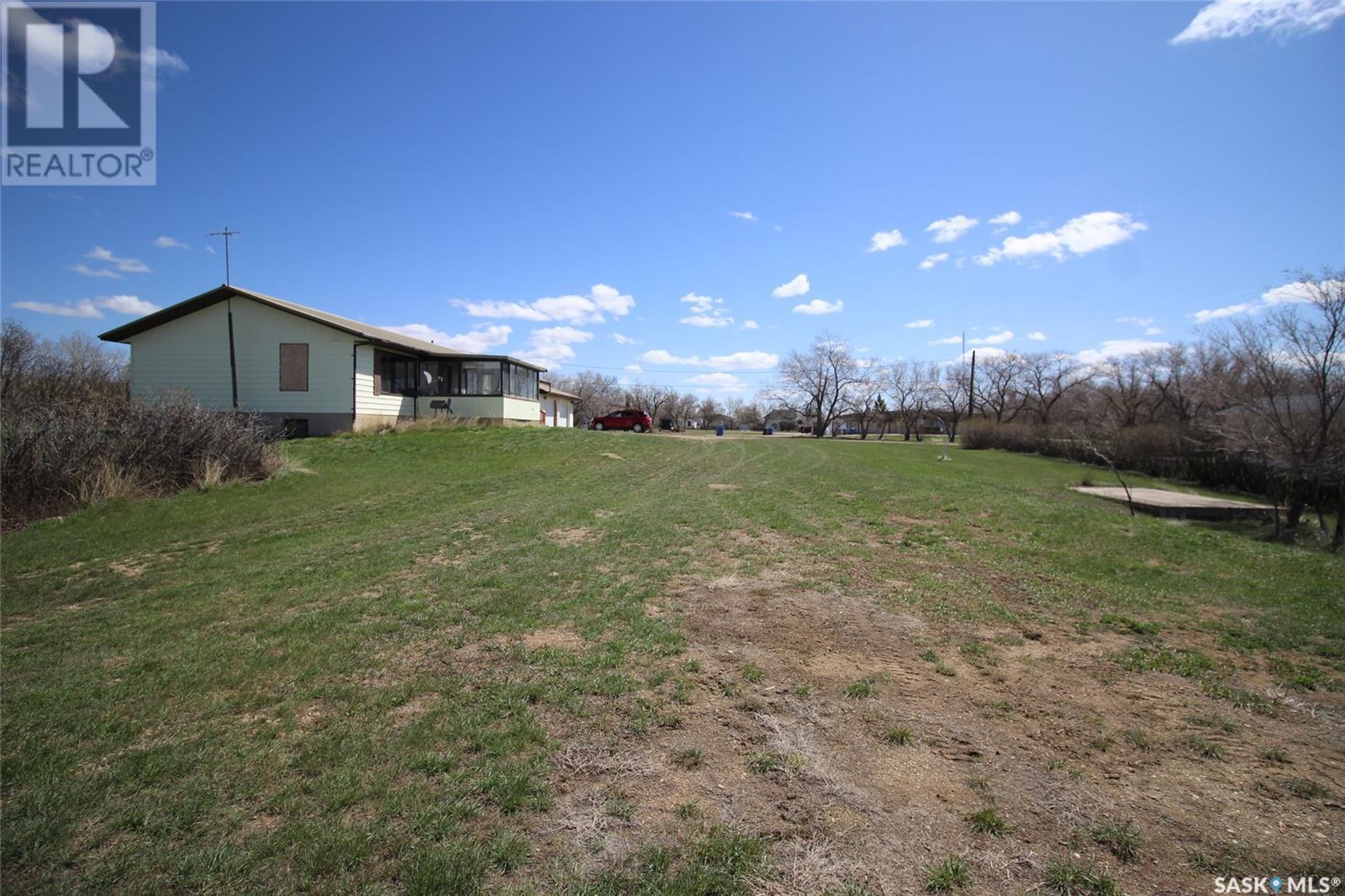 223 2nd Street W, Climax, Saskatchewan  S0N 0N0 - Photo 24 - SK977170