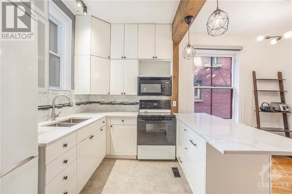 128 Flora StreetOttawa, Ontario  K1R 5R5 - Photo 3 - X10428907