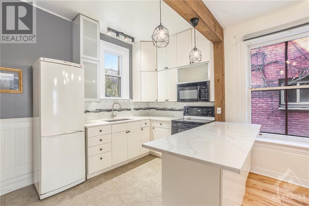 128 Flora StreetOttawa, Ontario  K1R 5R5 - Photo 4 - X10428907