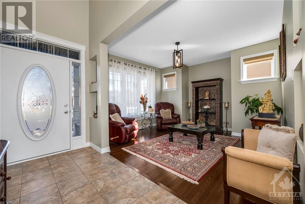 630 Birchland CrescentOttawa, Ontario  K2S 0S8 - Photo 3 - X10428826