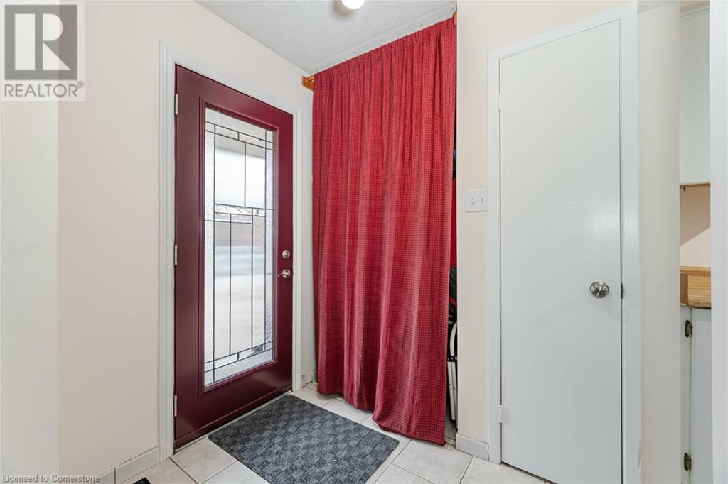 51 Monteagle Court, Hamilton, Ontario  L9C 6Y1 - Photo 6 - 40678584