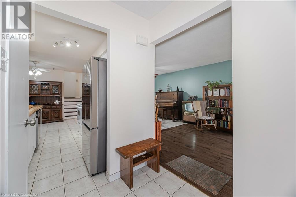 51 Monteagle Court, Hamilton, Ontario  L9C 6Y1 - Photo 7 - 40678584