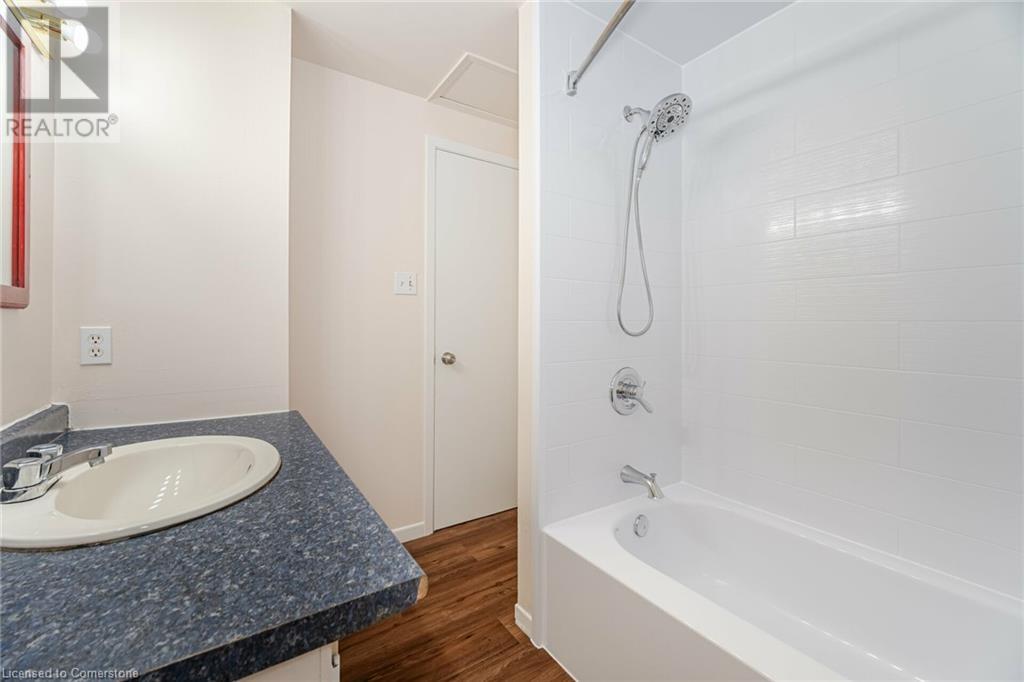 51 Monteagle Court, Hamilton, Ontario  L9C 6Y1 - Photo 30 - 40678584