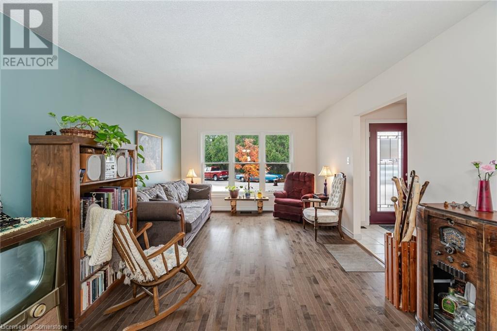 51 Monteagle Court, Hamilton, Ontario  L9C 6Y1 - Photo 8 - 40678584