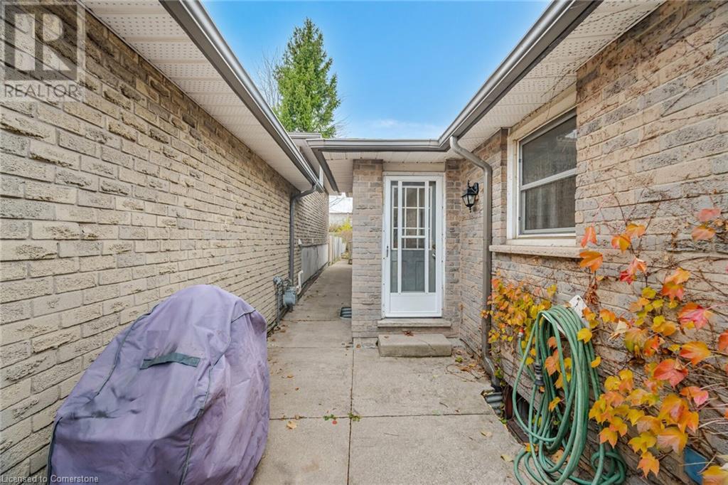 51 Monteagle Court, Hamilton, Ontario  L9C 6Y1 - Photo 44 - 40678584