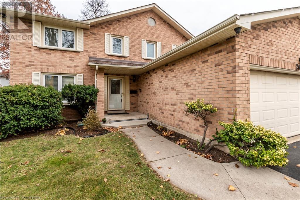 2031 Headon Forest Drive, Burlington, Ontario  L7M 2M2 - Photo 2 - 40678489