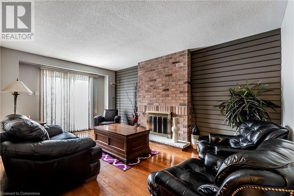 2031 Headon Forest Drive, Burlington, Ontario  L7M 2M2 - Photo 4 - 40678489