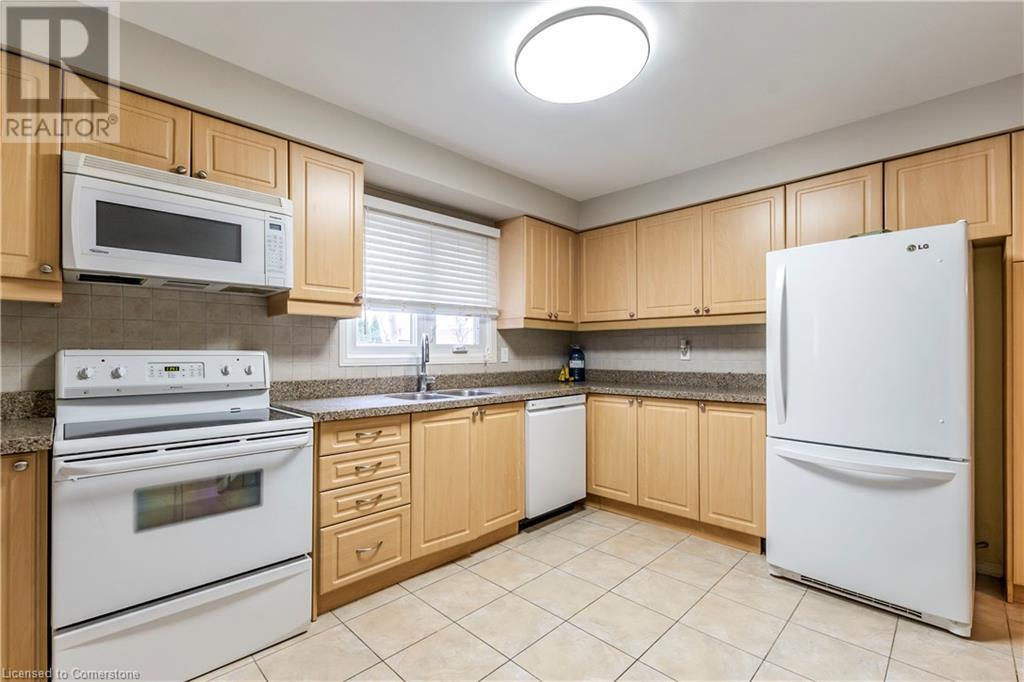 2031 Headon Forest Drive, Burlington, Ontario  L7M 2M2 - Photo 8 - 40678489
