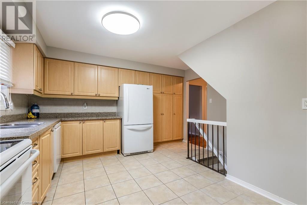 2031 Headon Forest Drive, Burlington, Ontario  L7M 2M2 - Photo 9 - 40678489