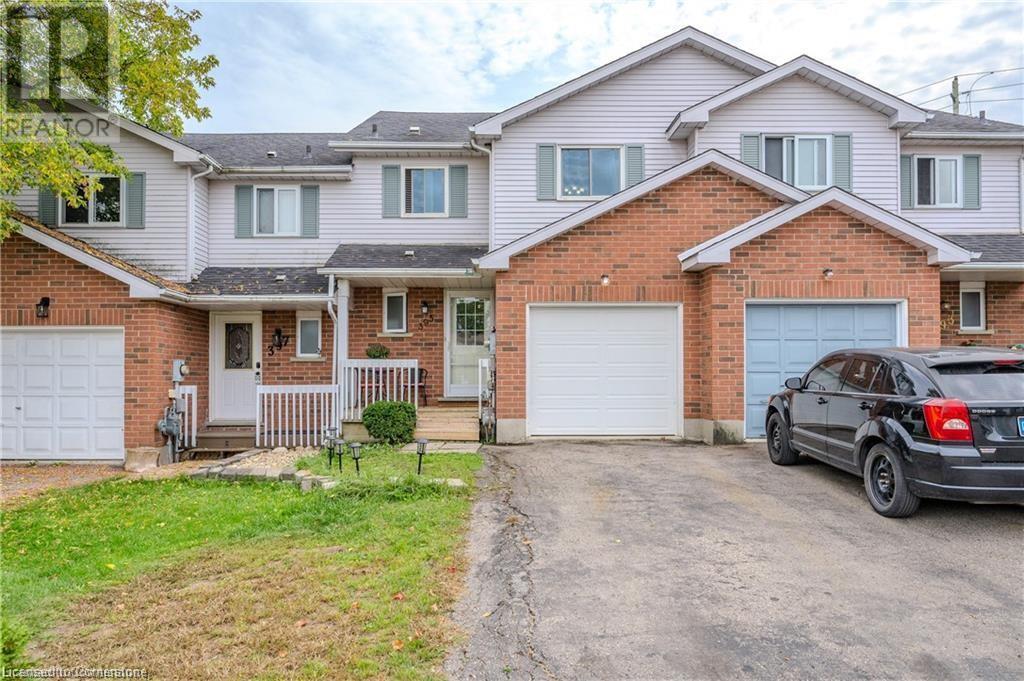 395 DOWNSVIEW Place, Waterloo, Ontario