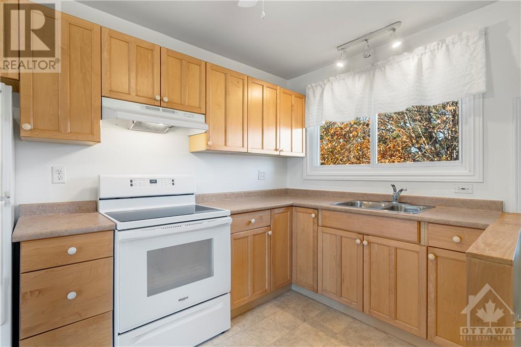 17 Domus Crescent, Ottawa, Ontario  K2H 6A3 - Photo 10 - X10428940