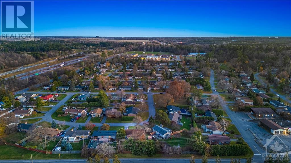 17 Domus Crescent, Ottawa, Ontario  K2H 6A3 - Photo 2 - X10428940