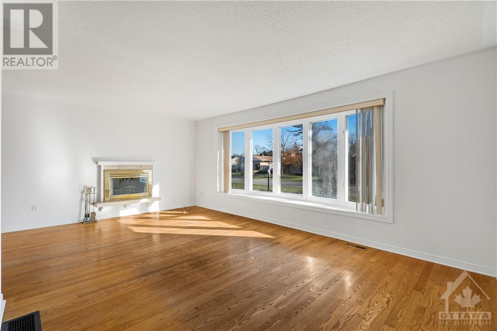 17 Domus Crescent, Ottawa, Ontario  K2H 6A3 - Photo 5 - X10428940